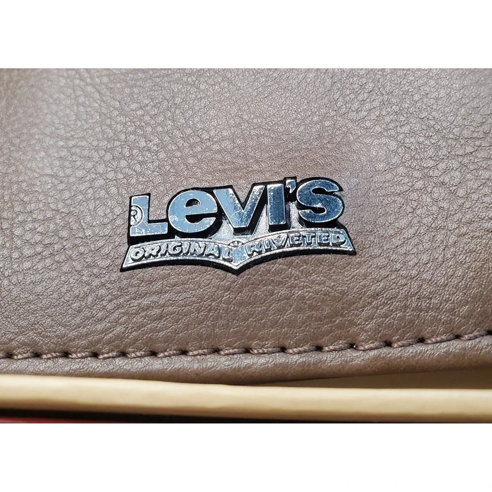 Levis Mens RFID Blocking Bifold Brown Leather Wallet 31LP220088
